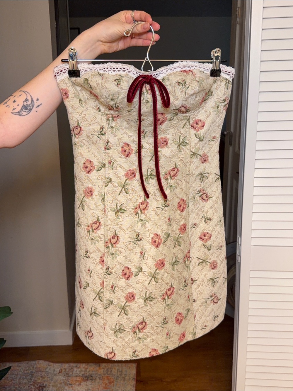 Romantic Strapless Tapestry Dress Pretty Garage Lace Trim